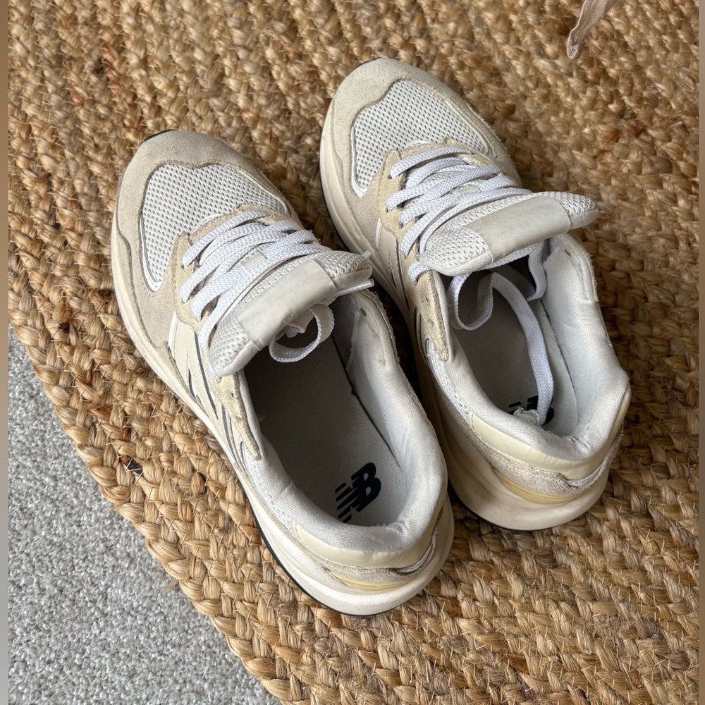 New Balance 57/40 Cream Sneaker - Picture 5 of 7